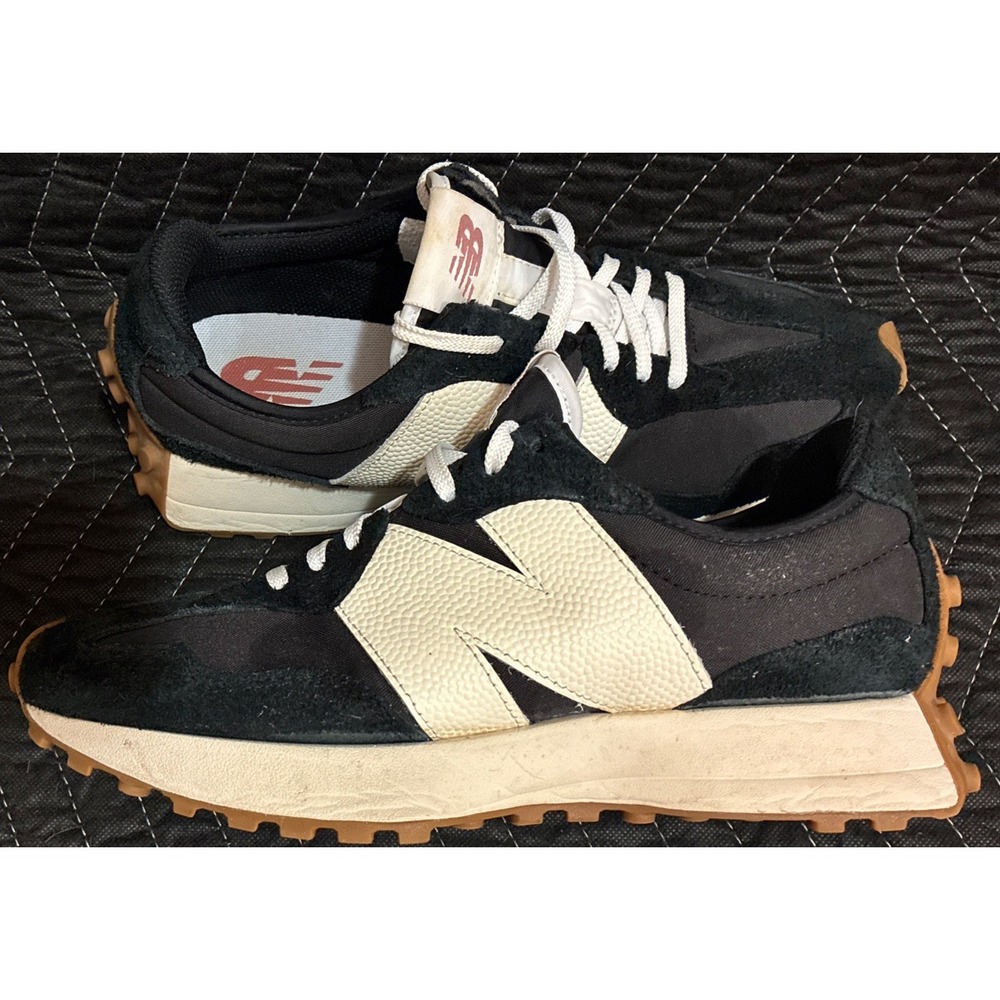 New Balance 327 Womens 10 Mens 8.5 Black White Mineral Red WS327KC